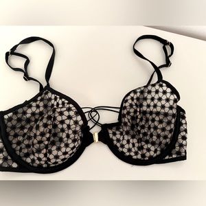 Victoria secret front closer bra